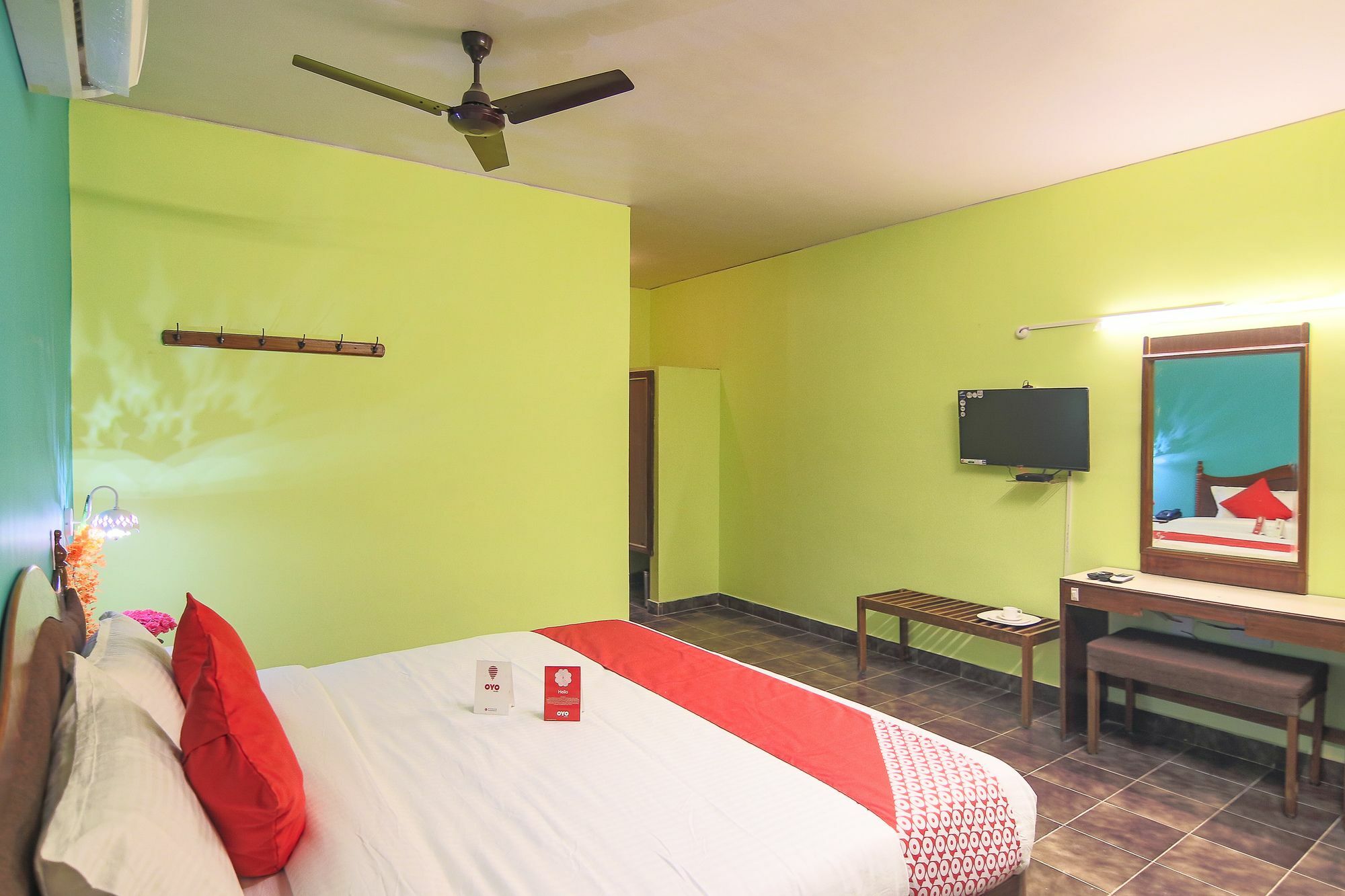 Oyo 10709 Hotel Sbt Visakhapatnam Extérieur photo